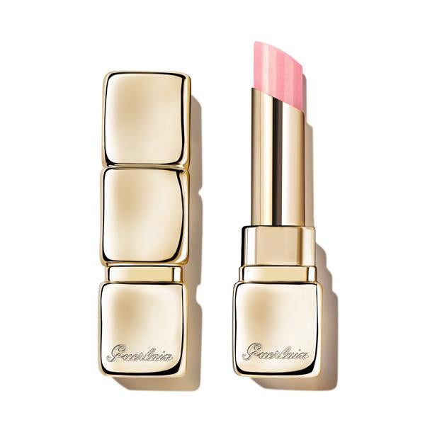 Kisskiss Bee Glow Un bálsamo labial Nacred de Guerlain.