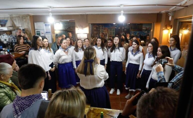 Los coros de Luanco unen generaciones