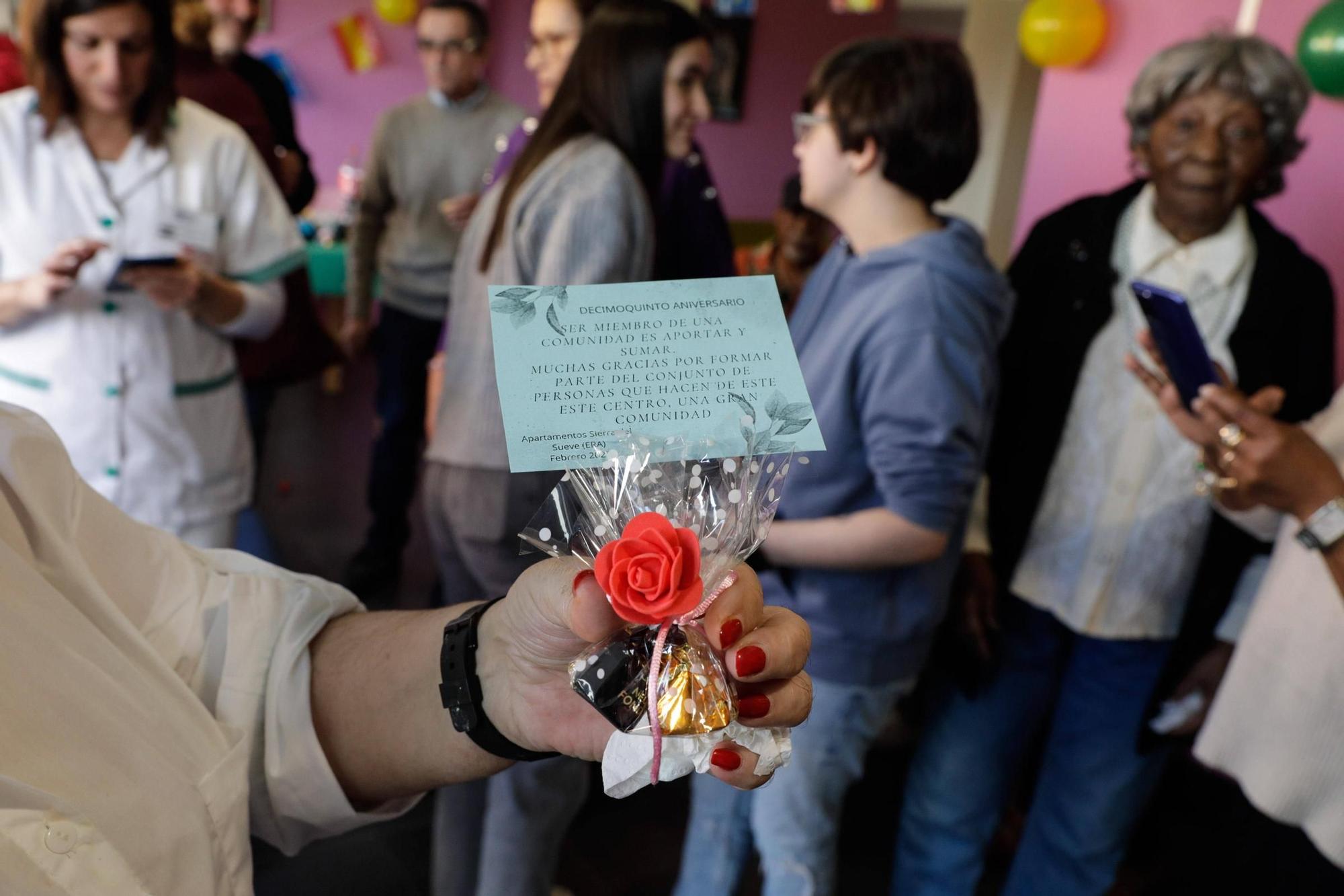 Esta fue la celebración del 15 aniversario de los pisos de la época para los ancianos en Gijón (en imágenes)