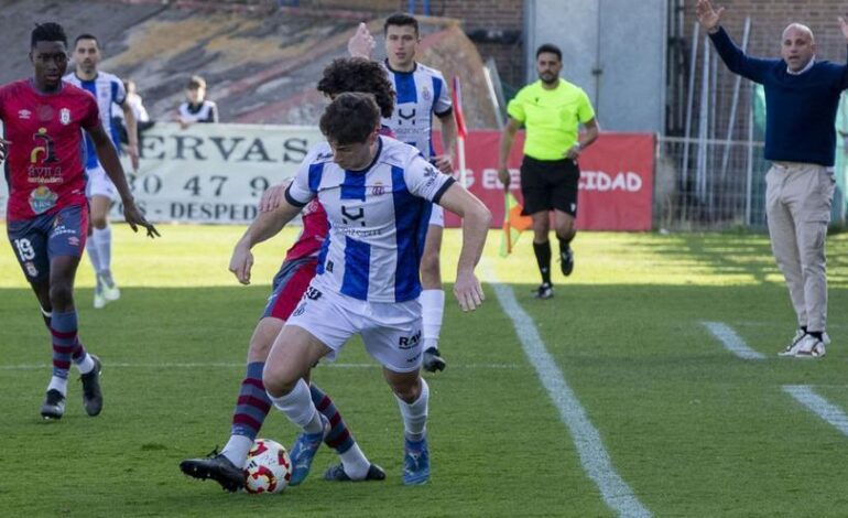 El Avilés fue la muralla en Ávila (0-0)