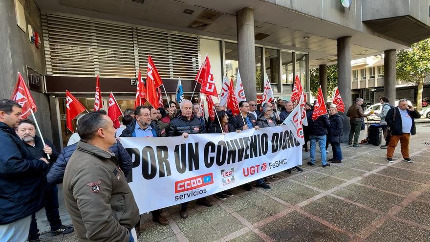 UGT, CCOO y USO salen a la calle para exigir el desbloqueo de la negociación salarial en el sector de despachos y asesorías