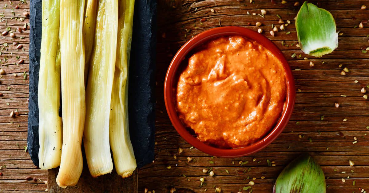 Cómo hacer calçots en freidora de aire con salsa romesco incluida