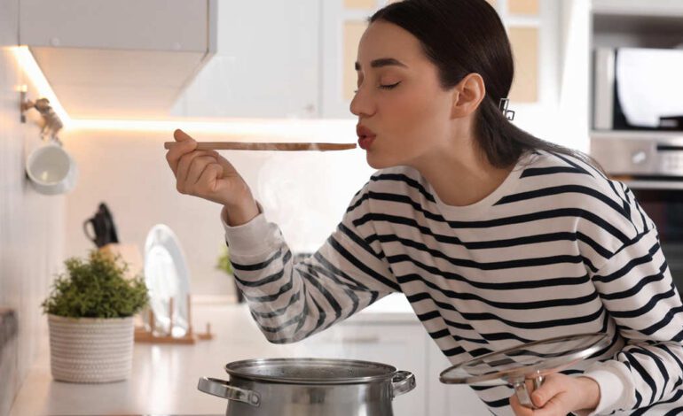 ¿De verdad el caldo de huesos es tan beneficioso para la salud como dicen?