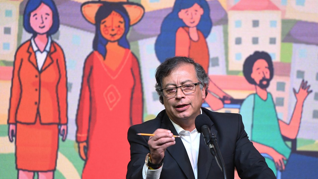 Se desmorona el gobierno de Gustavo Petro en Colombia