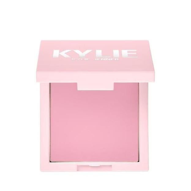 Bushder en el tono de Kylie Cosmetics de Kylie Cosmetics. Precio: 22.99 euros