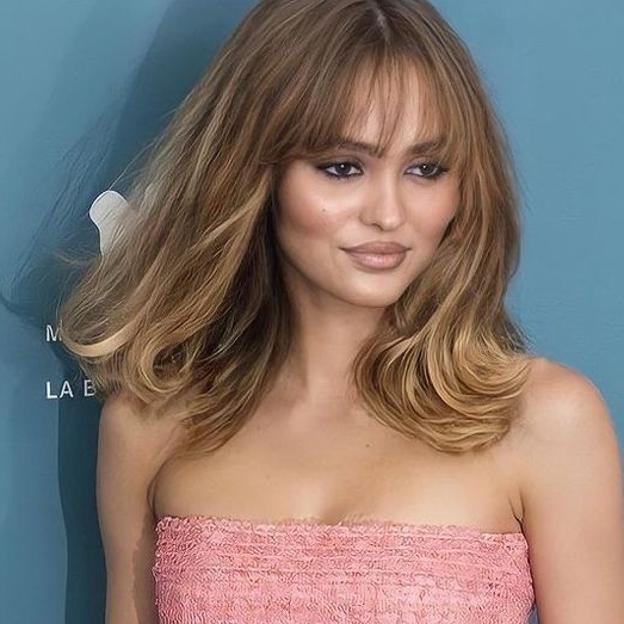 Lily Rose Depp con medio corte roma