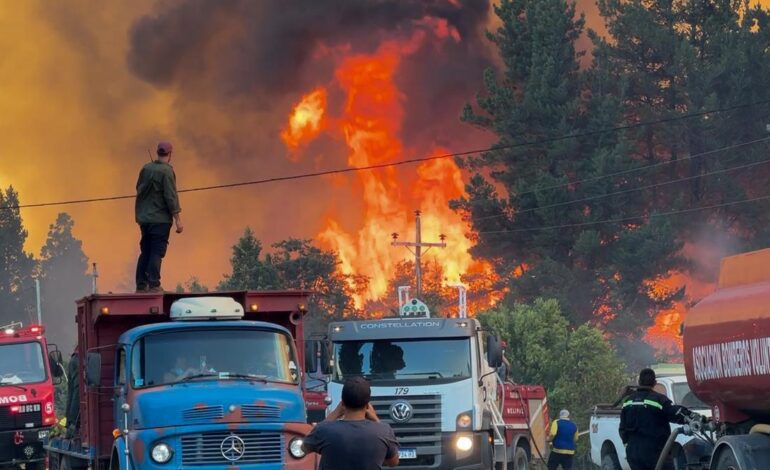 Los incendios arrasan la Patagonia argentina frente a la indiferencia del Gobierno de Milei