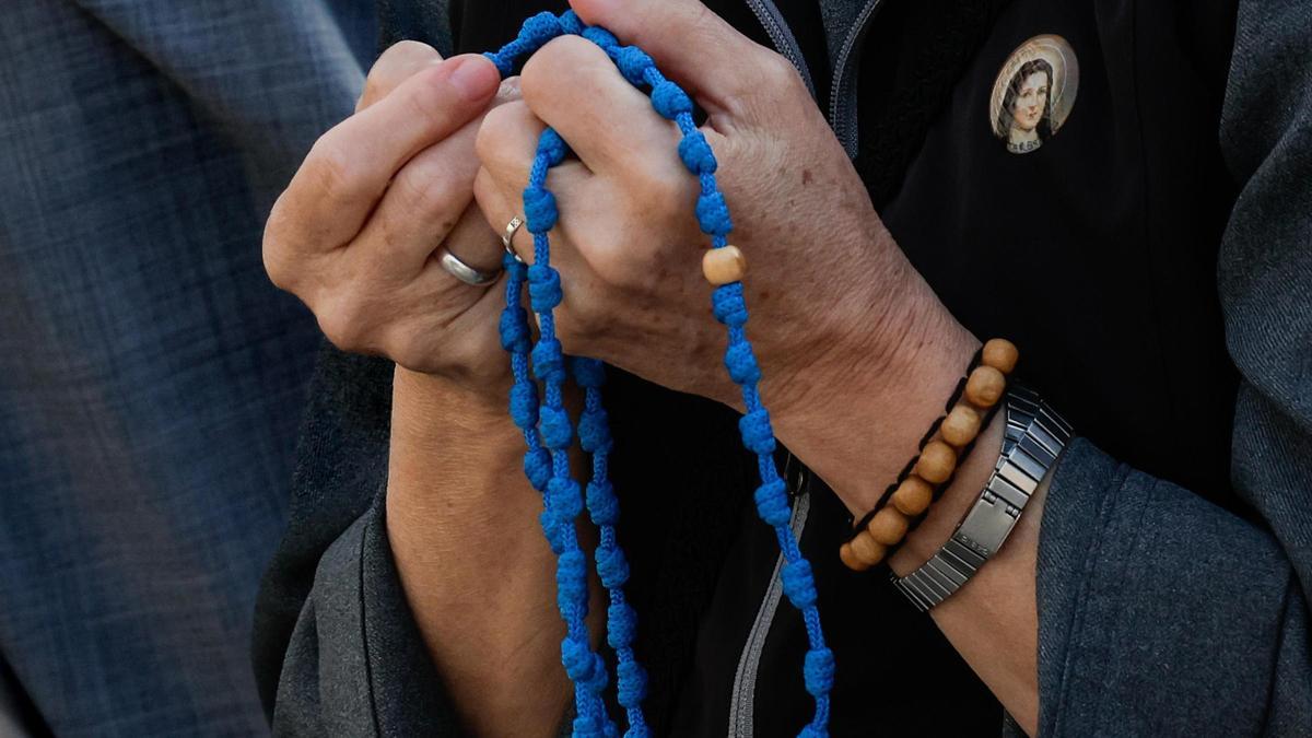 En una misa al aire libre, la Iglesia argentina pide la «oración de todos» para que el papa Francisco se recupere