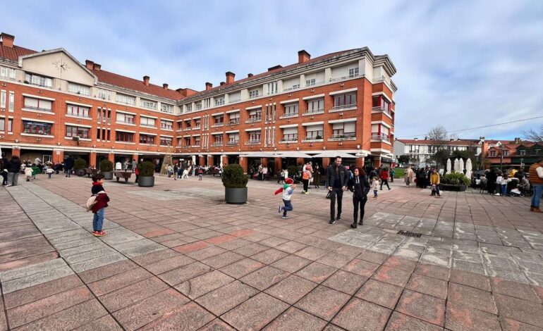 La Plaza Mayor de La Fresneda no se reparará de momento por su alto coste, «inasumible» para algunos vecinos