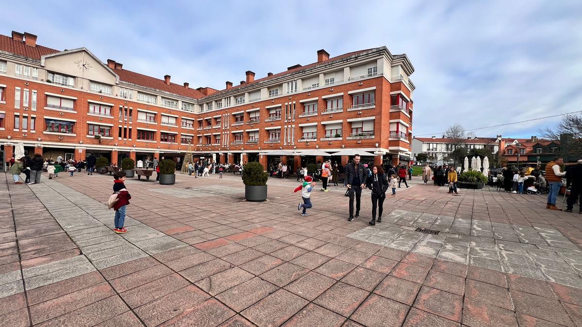 La Plaza Mayor de La Fresneda no se reparará de momento por su alto coste, «inasumible» para algunos vecinos