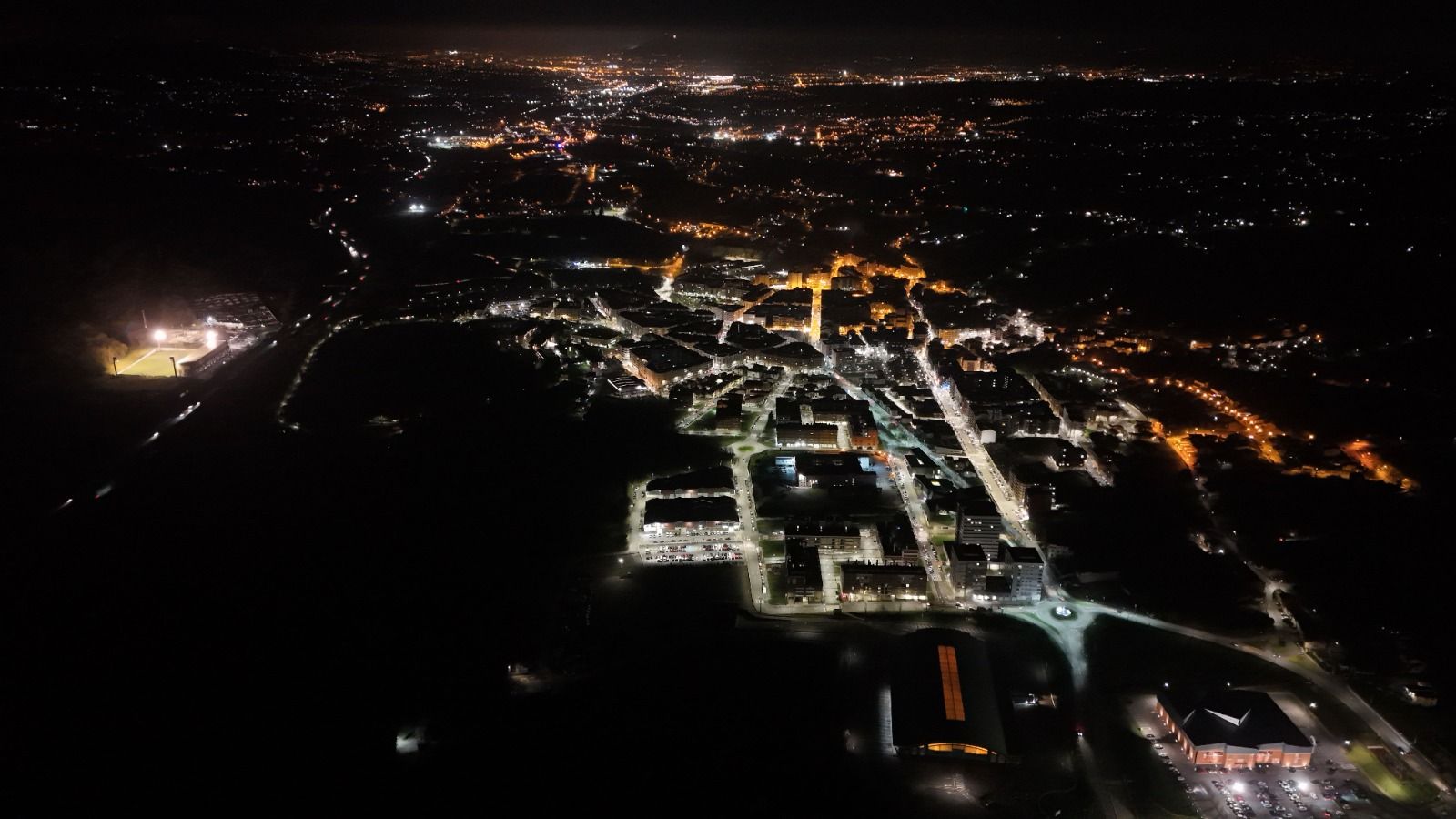 En imágenes, Pola de Siero, en la vista nocturna de la noche