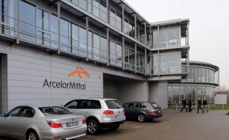 ArcelorMittal traslada a la India servicios que prestan 1.000 trabajadores en Asturias