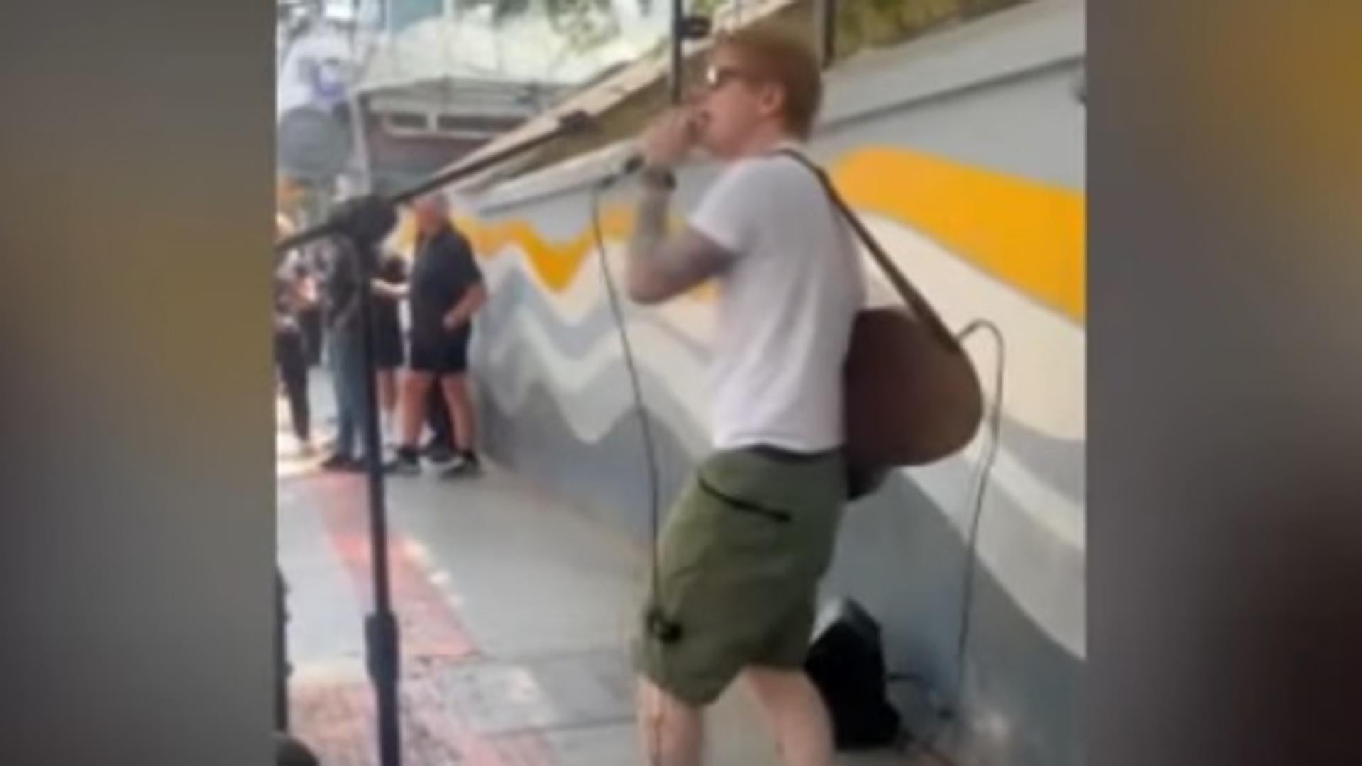 La policía detiene un concierto de Ed Sheeran en plena calle