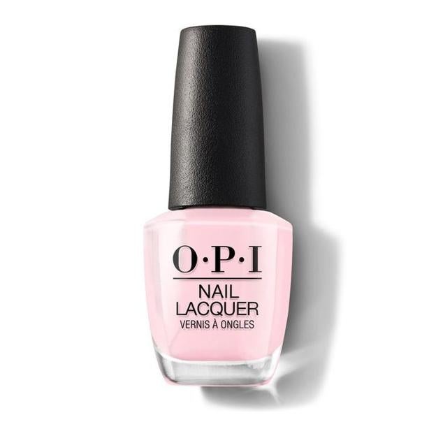 Esmalte de uñas en el mod sobre su tono OPI