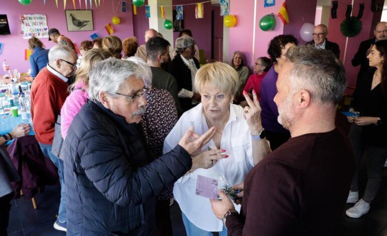 Así fue la celebración del 15 aniversario de los pisos del Era para mayores en Gijón (en imágenes)