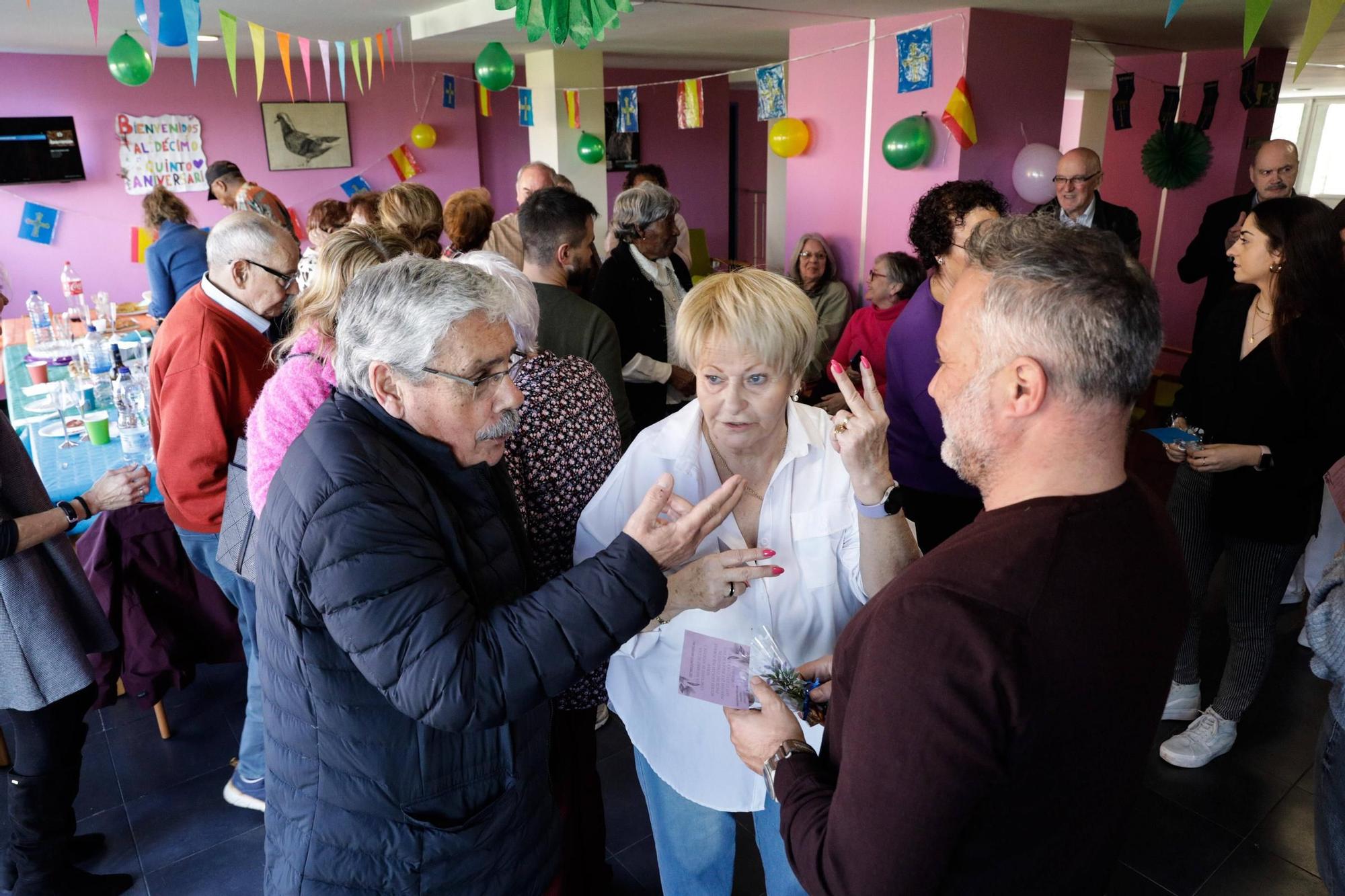 Esta fue la celebración del 15 aniversario de los pisos de la época para los ancianos en Gijón (en imágenes)