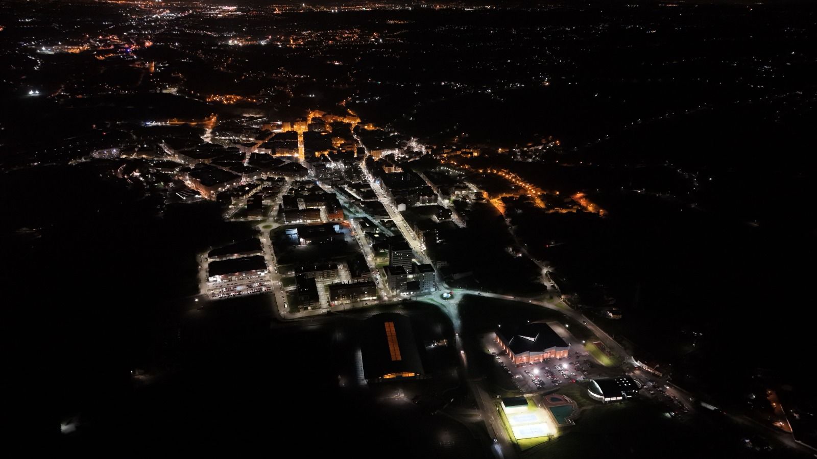 En imágenes, Pola de Siero, en la vista nocturna de la noche