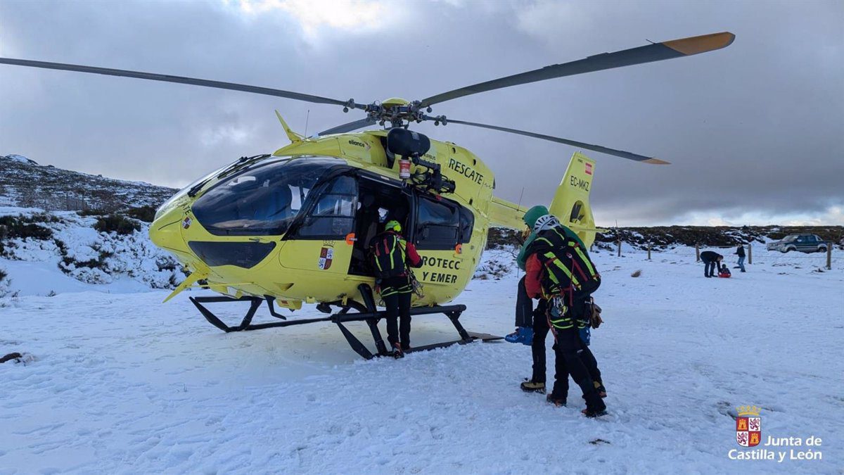 Evacuado en helicóptero un esquiador herido en La Covatilla (Salamanca)