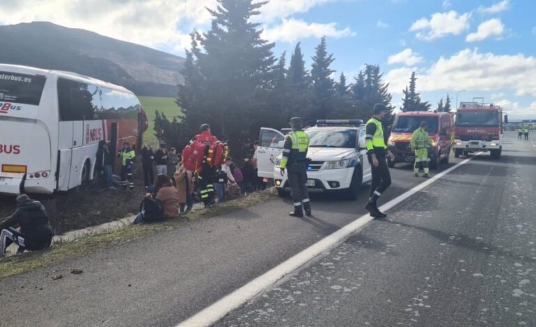 Doce heridos en el accidente de tráfico de un autobús de la línea Zaragoza-Pamplona