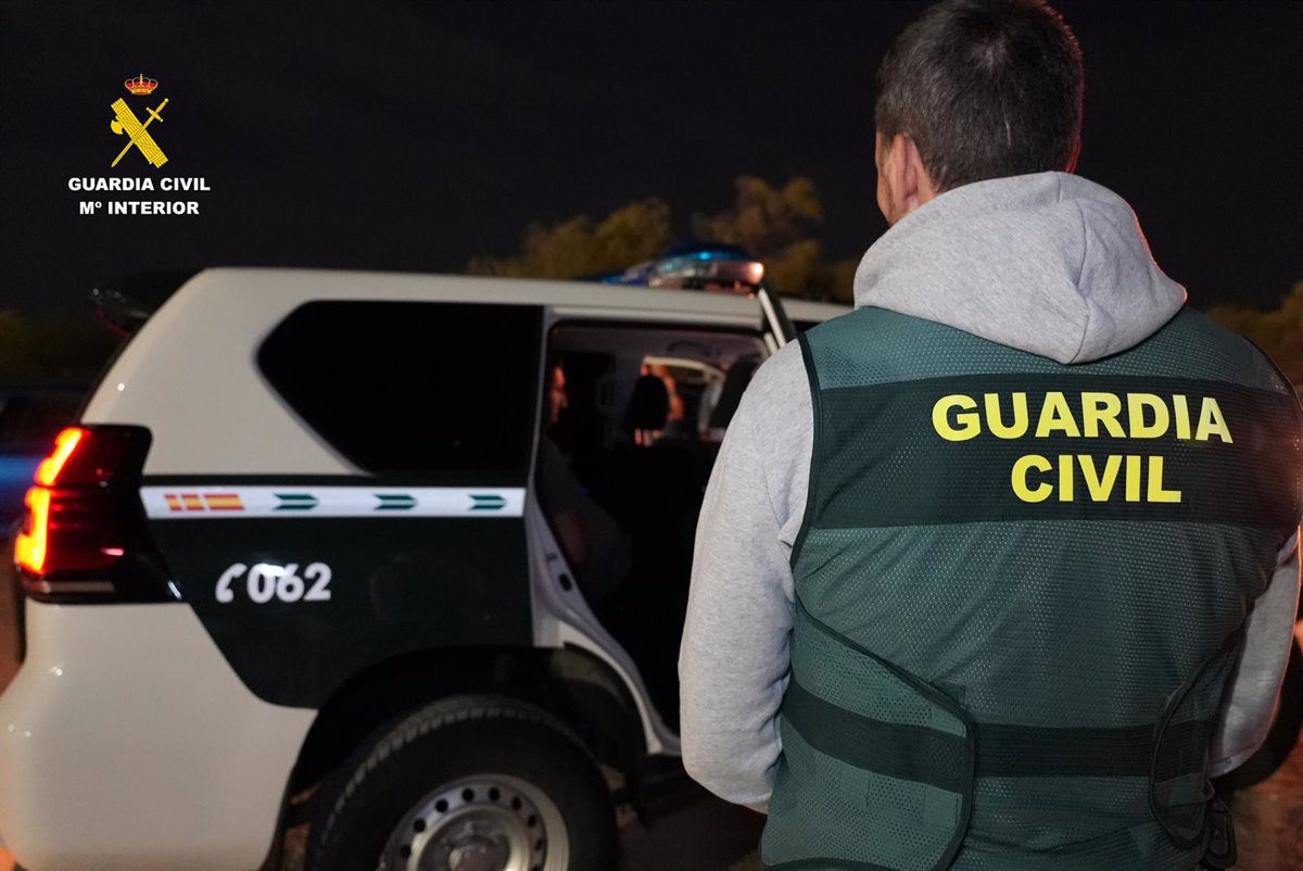 Herido un guardia civil al ser atropellado durante una intervención contra el petaqueo en Barbate (Cádiz)