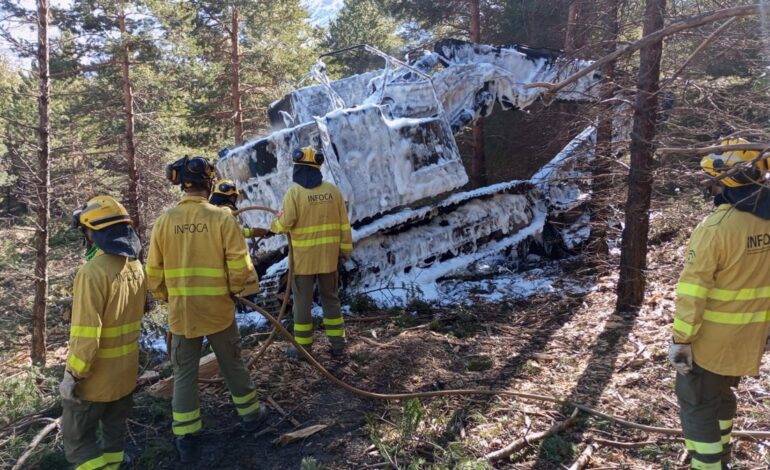 Controlado el incendio forestal en Fiñana, cuyo origen sería el siniestro de una retroexcavadora