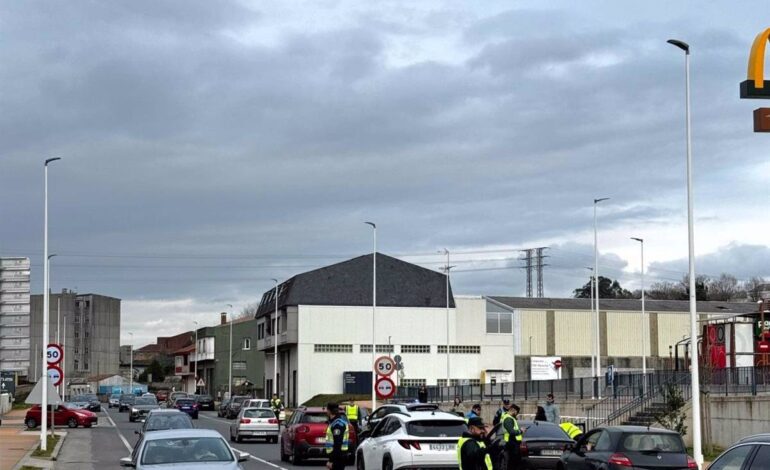 Detectados en tres horas cinco positivos en drogas en un control de tráfico en Carballo (A Coruña)