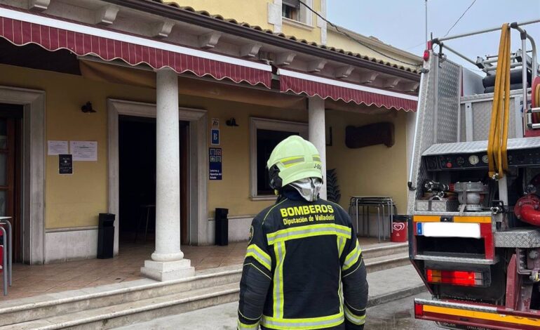 Los Bomberos sofocan un incendio en un restaurante de Remondo (Segovia)