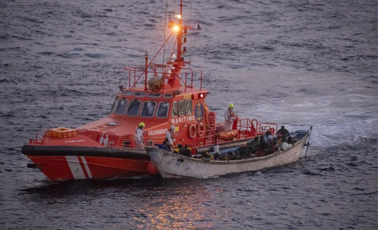 Salvamento Marítimo se dirige al rescate de migrantes a bordo de un cayuco a 23 millas al sur de Tenerife