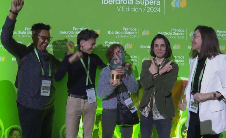 La Fundación Segunda Parte, premio Iberdrola Supera Social por su proyecto ‘Volver a nadar juntas’ para ayudar a mujeres víctimas de un ictus