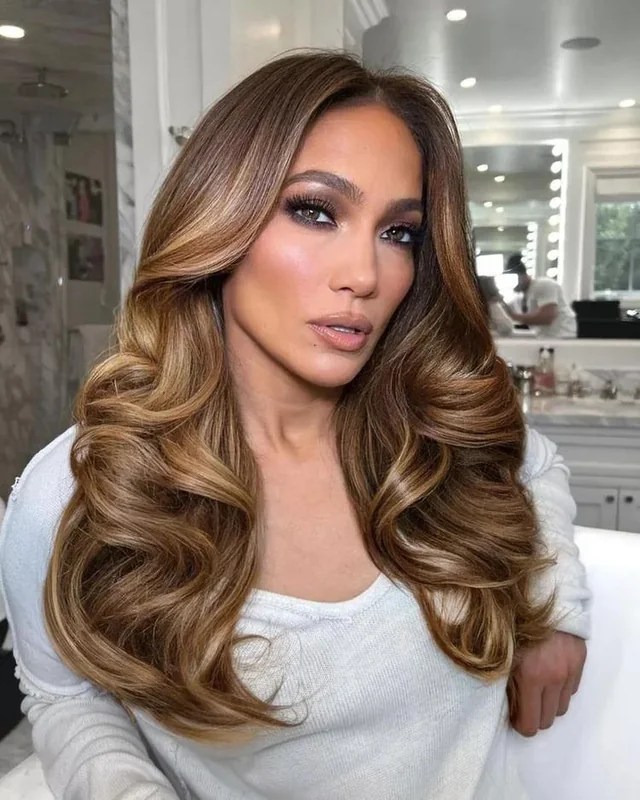 Es una tendencia que deja un acabado suave y brillante en el cabello - @jlo