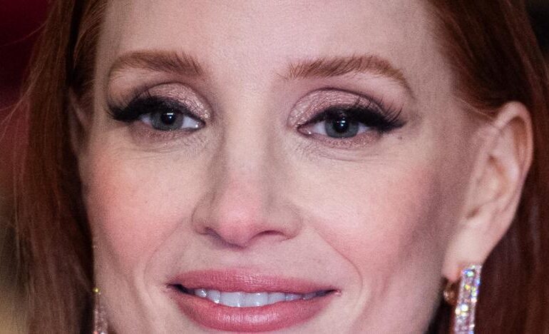 Jessica Chastain sorprende con la sombra de ojos que potencia la mirada a las pelirrojas