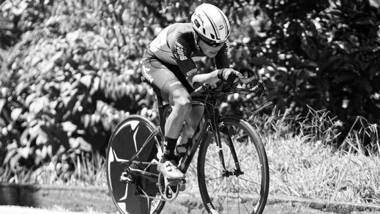 Muere la promesa del ciclismo colombiano tras chocar contra una furgoneta