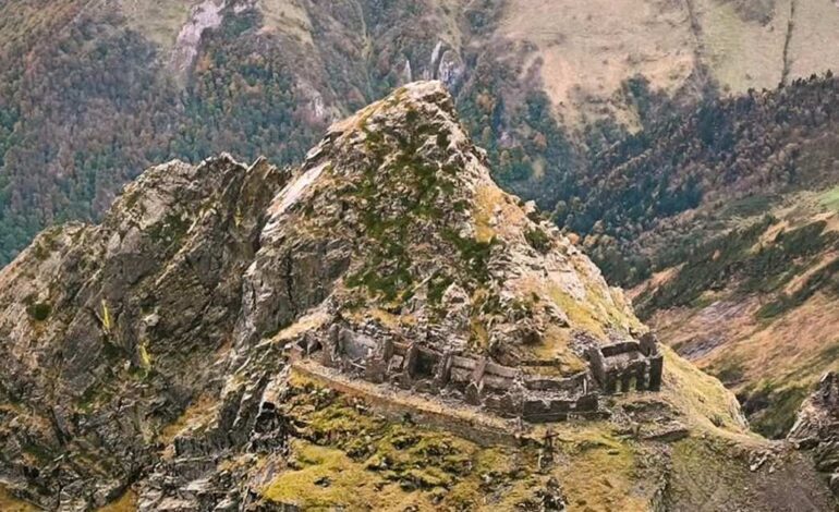 La ruta para descubrir el «Machu Picchu» europeo entre impresionantes cumbres pirenaicas