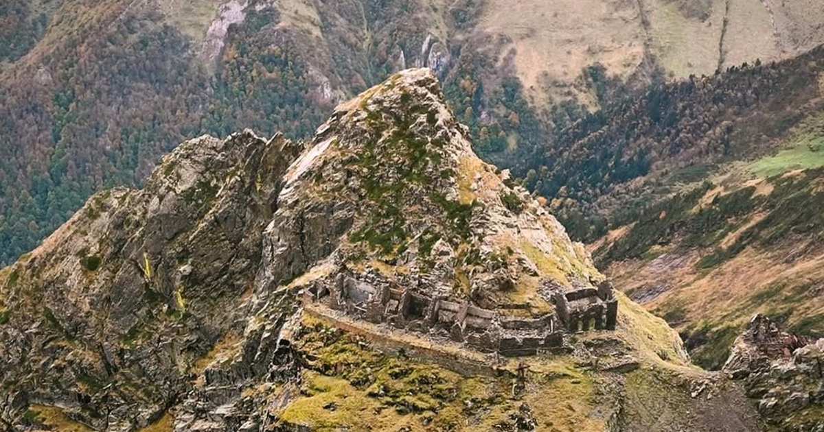 La ruta para descubrir el «Machu Picchu» europeo entre impresionantes cumbres pirenaicas