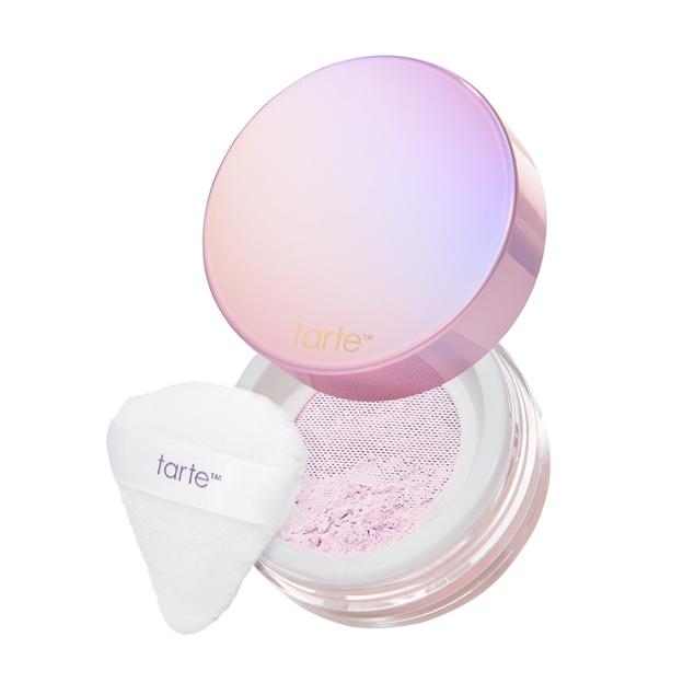 Ajuste de pliegues y polvo de pastel brillante. Precio: 39 euros en Sephora.