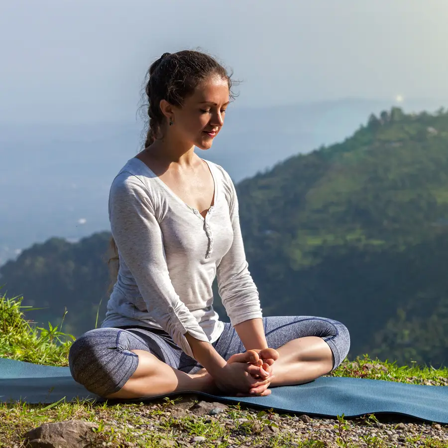 Posturas de yoga de Baddha Konasana