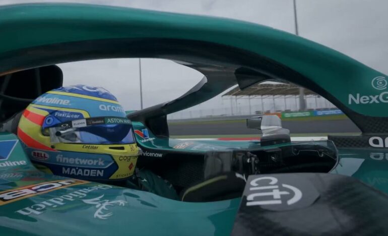 La primera imagen de Fernando Alonso pilotando el Aston Martin AMR25 en Baréin