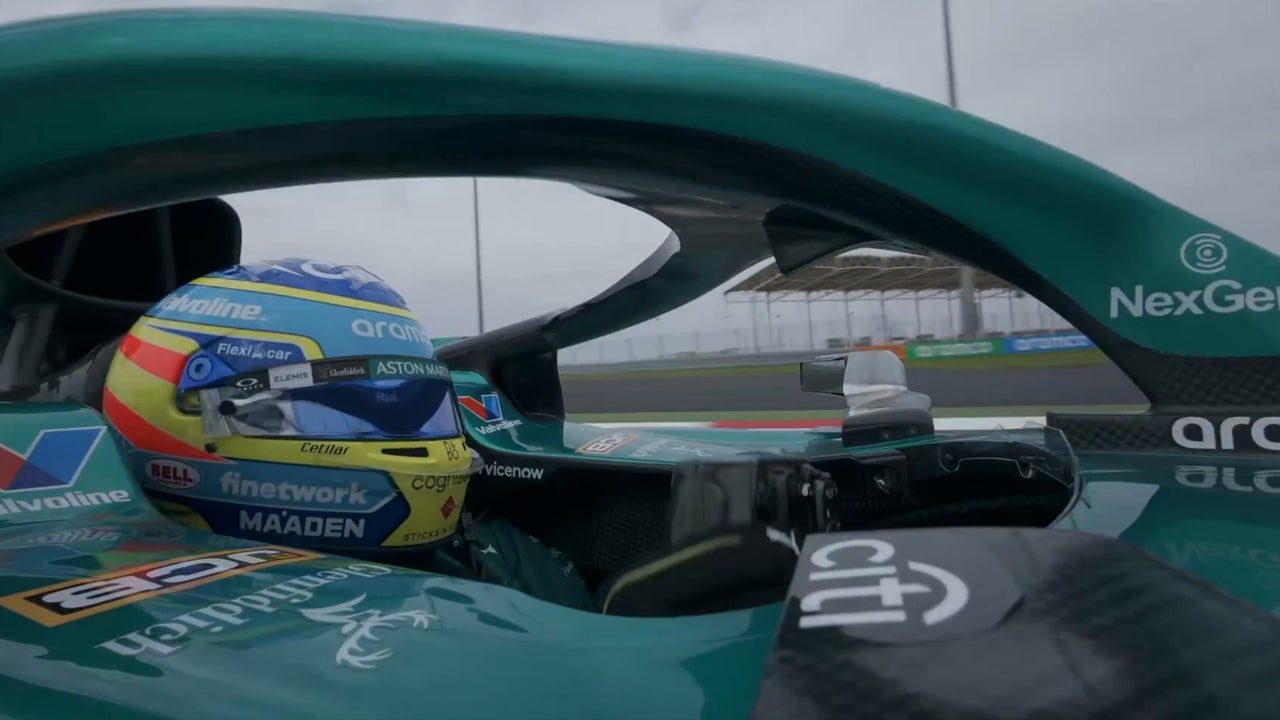 La primera imagen de Fernando Alonso pilotando el Aston Martin AMR25 en Baréin