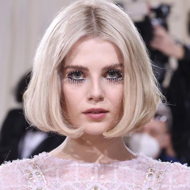 Lucy Boynton con un consejo suave con consejos para Dento