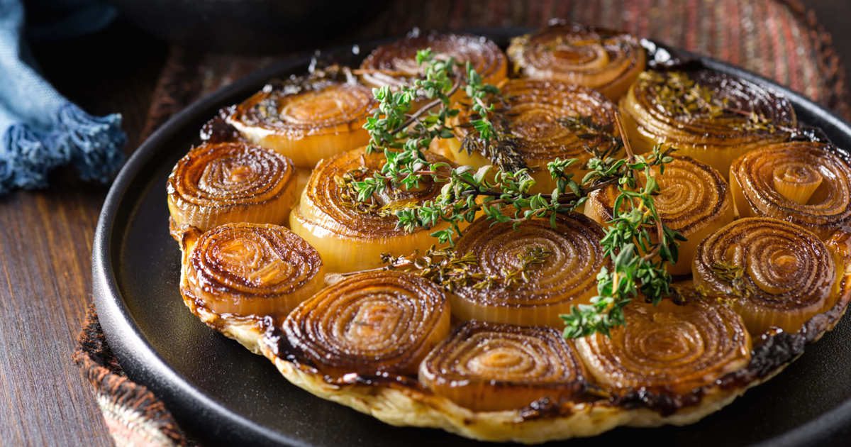 Tatin de puerros con queso de cabra y miel: el plato dulce-salado delicioso