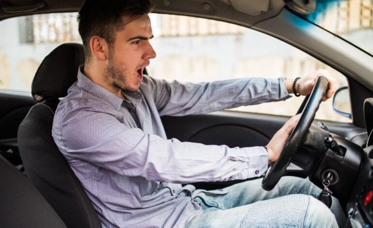 la agresividad al volante aumenta el riesgo de accidentes y así es cómo la DGT quiere combatirla