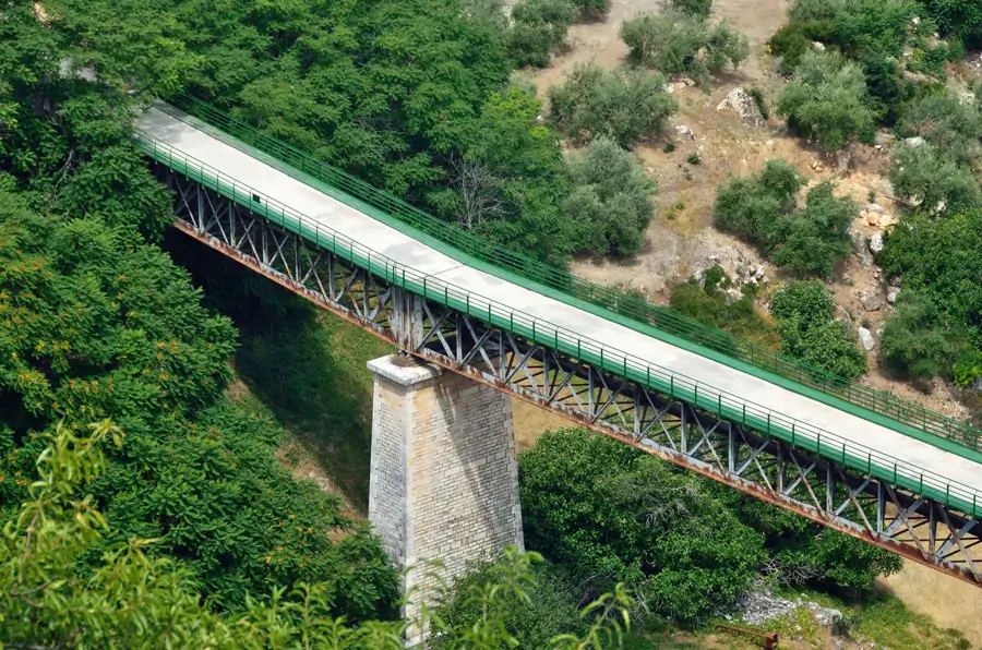 Viaducto de zuheros