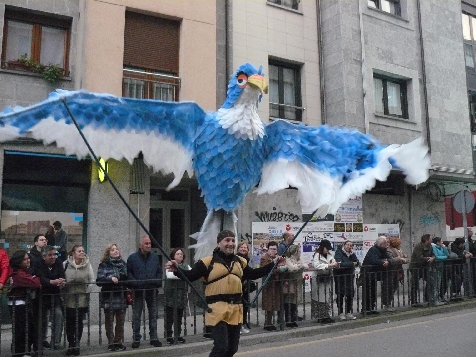 Arriondas se rinde a un Carnaval lleno de originalidad, fantasía y humor