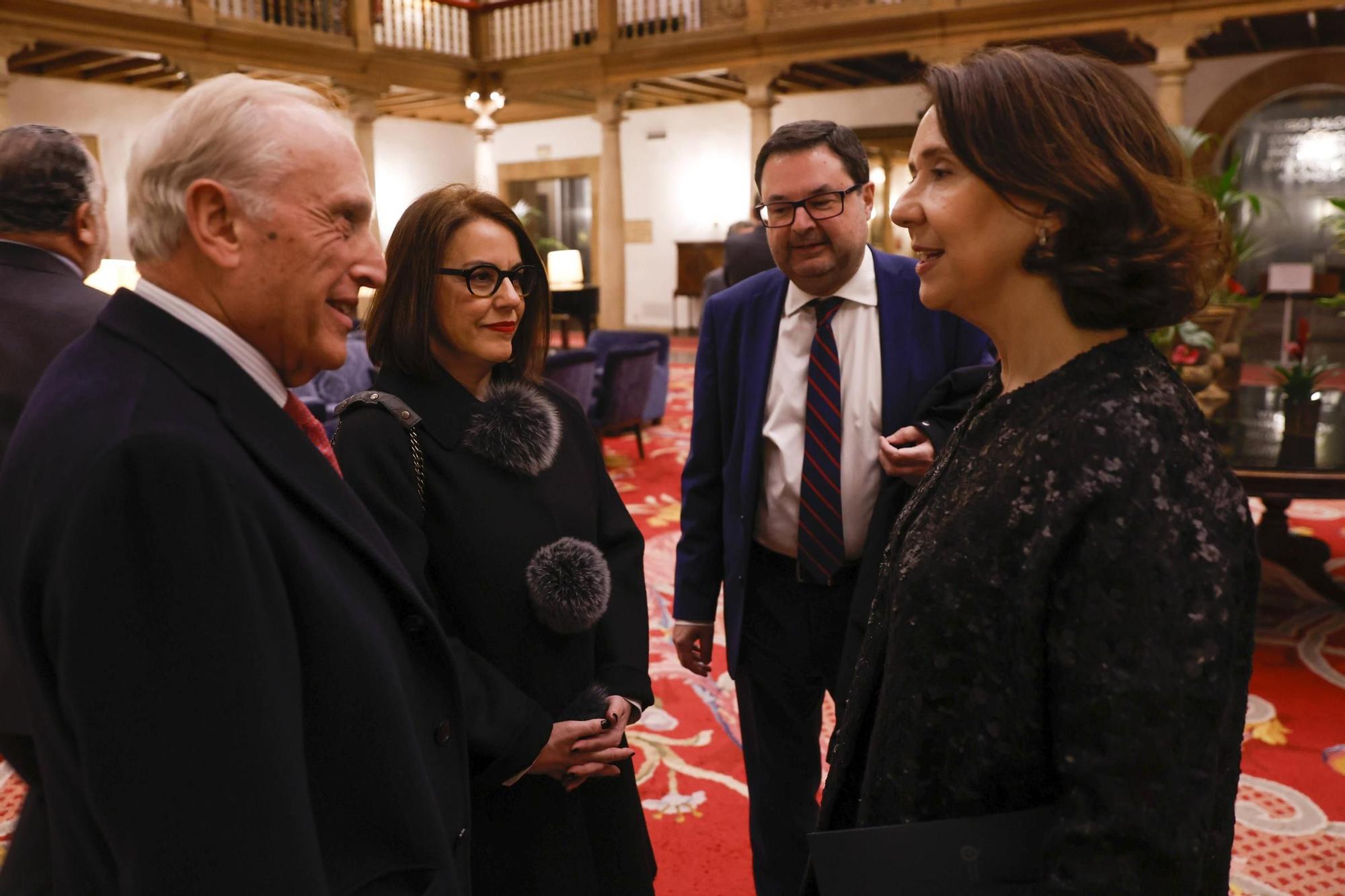 Entrega del premio "Mujer Trabajadora 2025" del Rotary Club Oviedo a Ángeles Rivero, directora general de LA NUEVA ESPAÑA, en imágenes