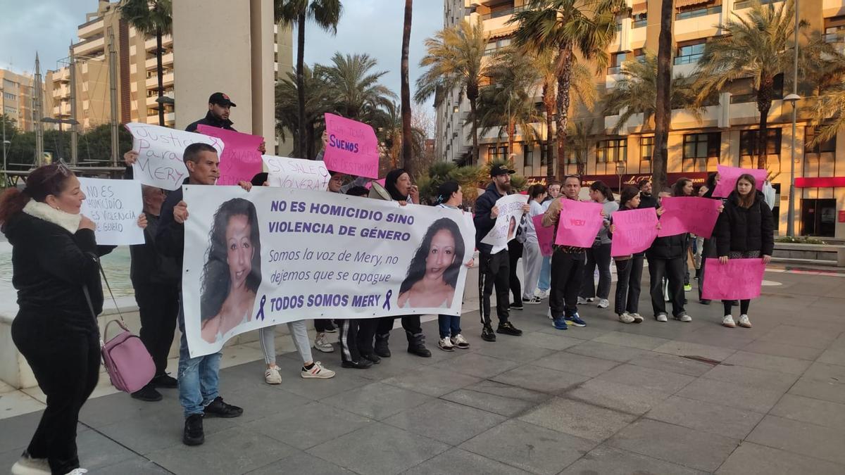 Manifestación pidiendo justicia para Mery, en Almería.