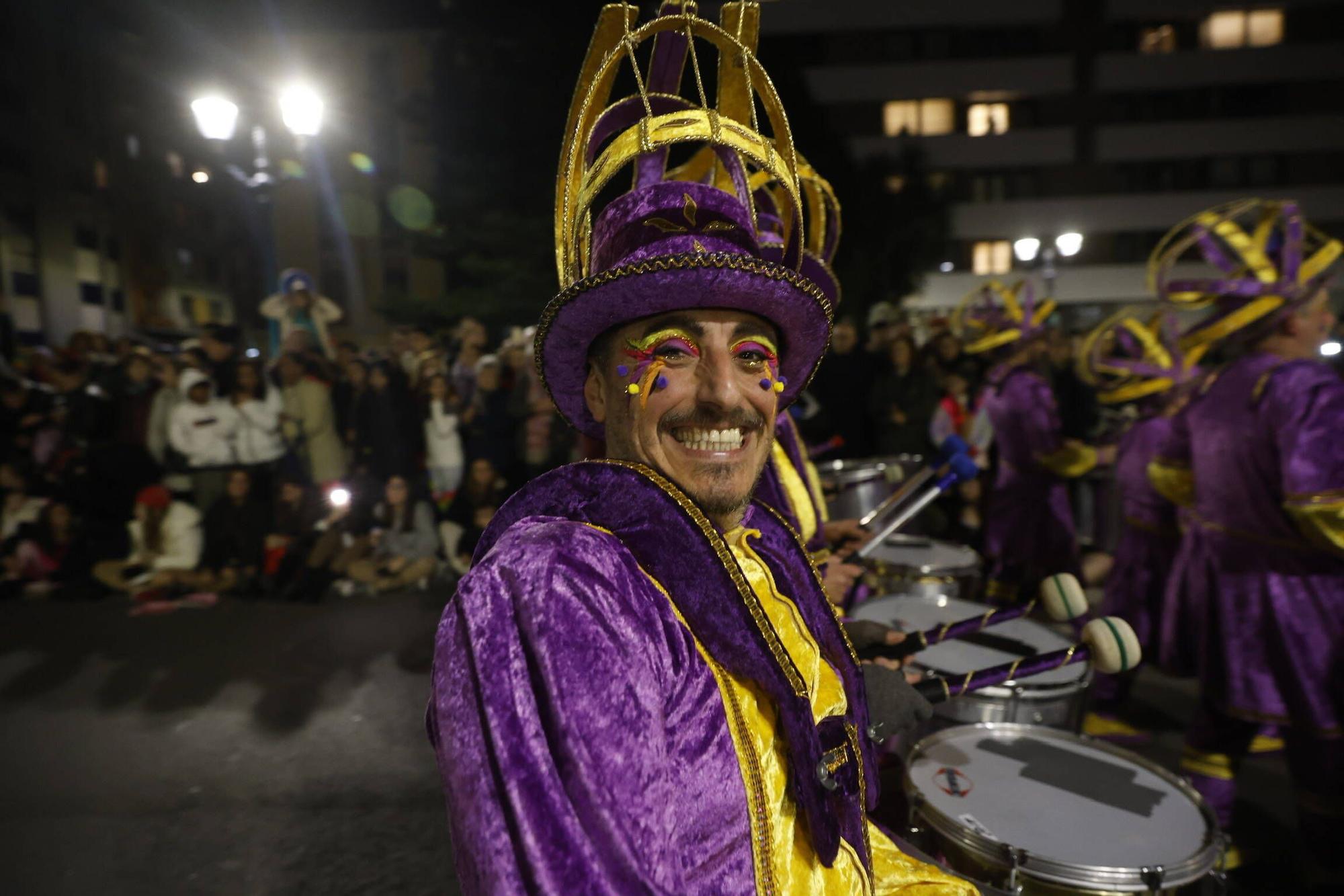 Así fue el multitudinario y espectacular desfile de Antroxu en Gijón (en imágenes)