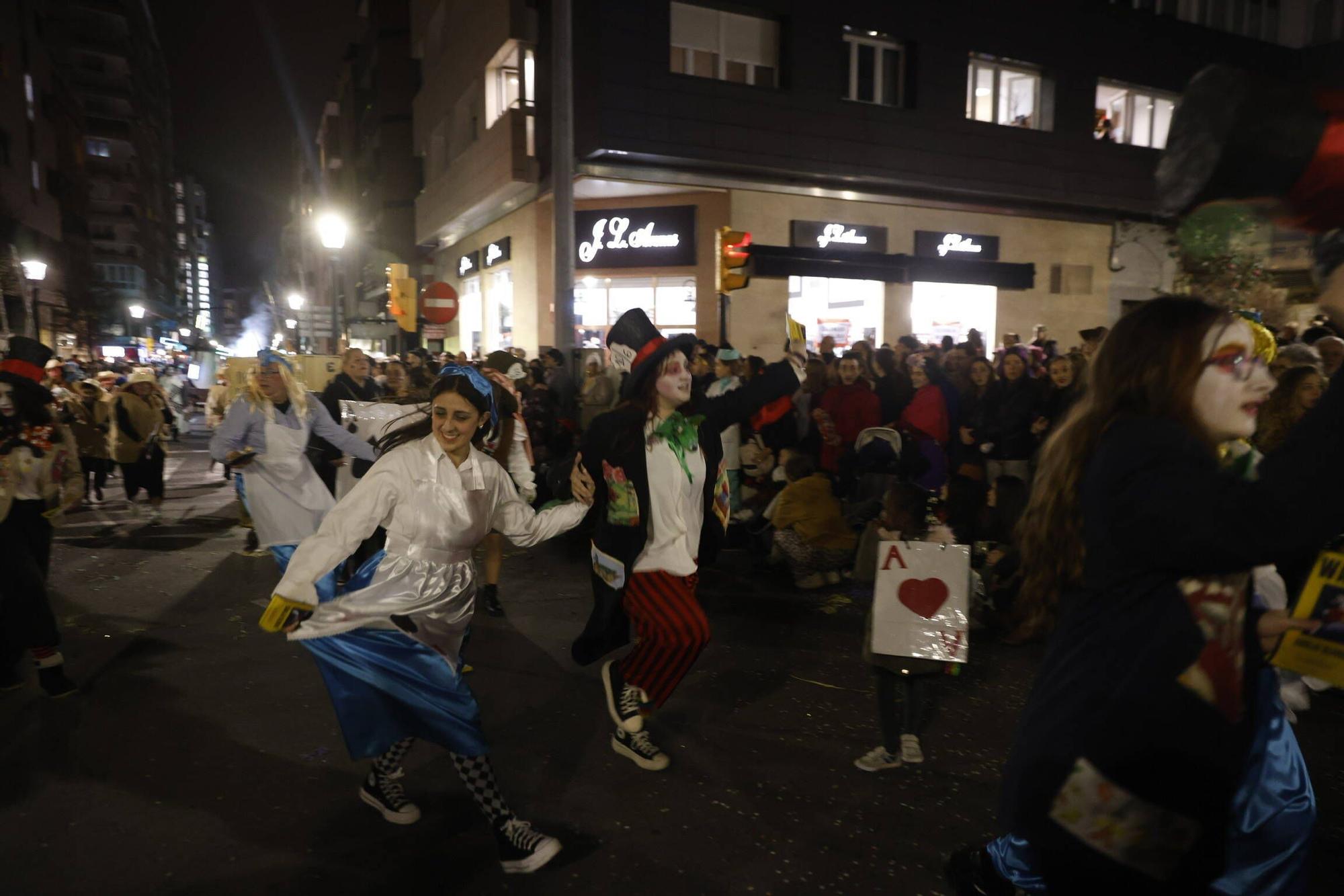 Así fue el multitudinario y espectacular desfile de Antroxu en Gijón (en imágenes)