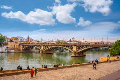 El puente de Triana, en Sevilla.