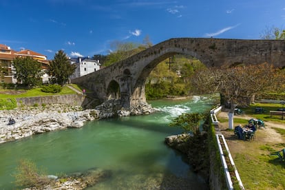 El puente romano de Cangas de Onís (Asturias).