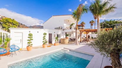 Piscina al aire libre de Palapa, en Rincón de la Victoria (Málaga).